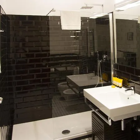 Leoncino 36 In * Рим