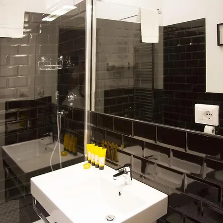 Апартаменты Leoncino 36 In *