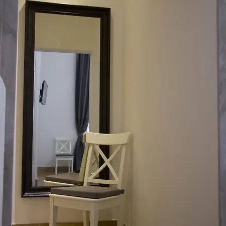 Apartment Leoncino 36 In