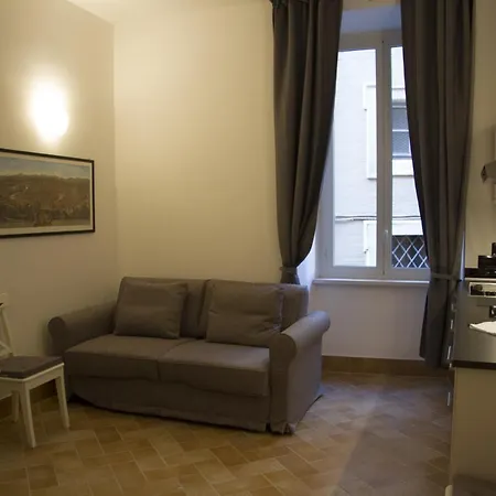 Leoncino 36 In * Rome